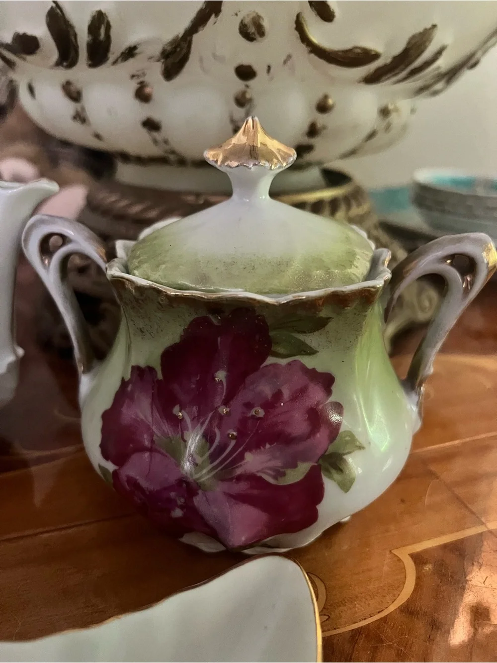 N/A elegant porcelain